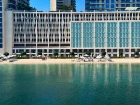 Sleek and Spacious 1 BR with Private Beach Infinity pool in Dubai Harbour